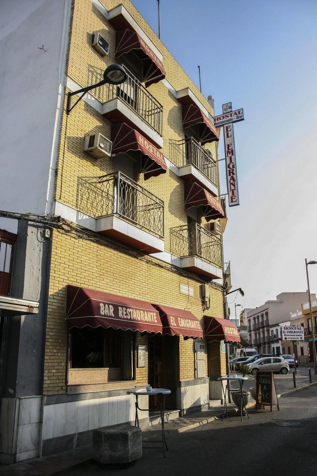 Hostal El Emigrante Dos Hermanas Buitenkant foto