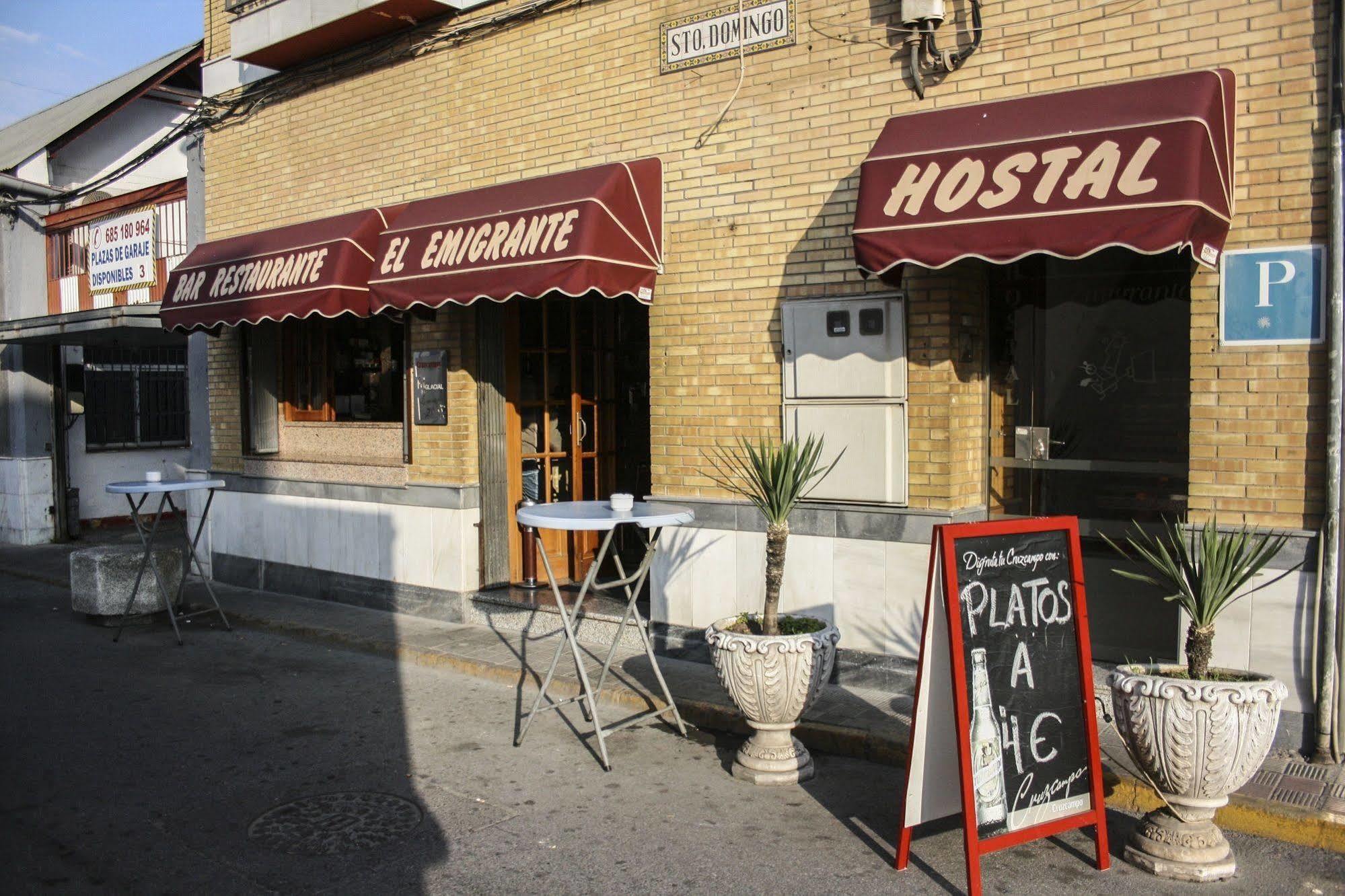 Hostal El Emigrante Dos Hermanas Buitenkant foto