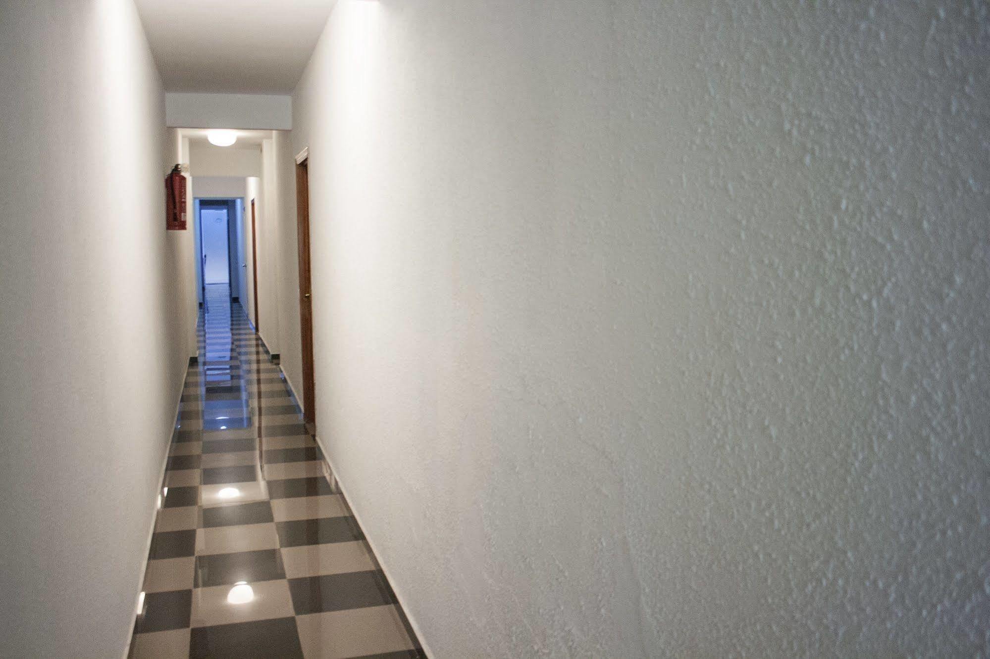 Hostal El Emigrante Dos Hermanas Buitenkant foto