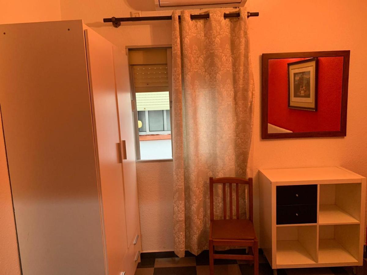 Hostal El Emigrante Dos Hermanas Buitenkant foto