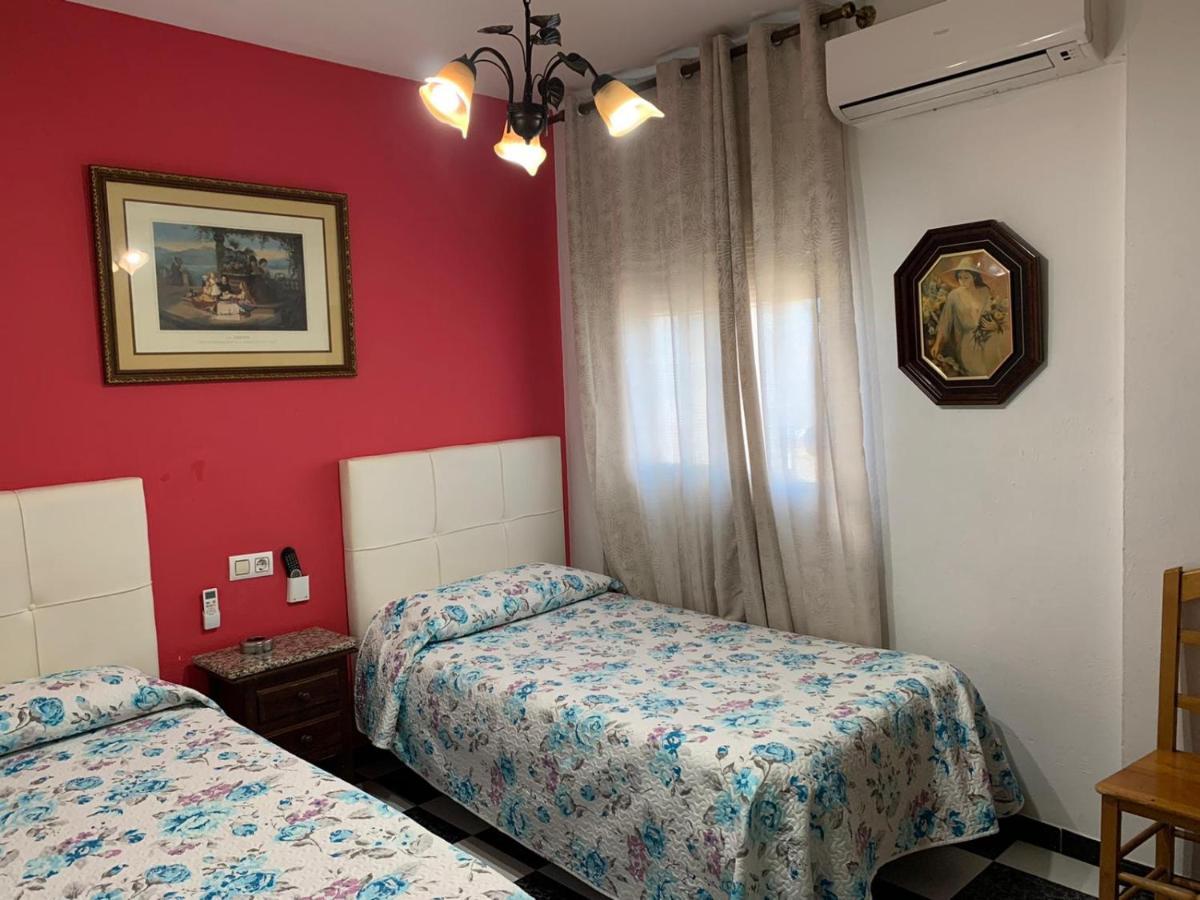 Hostal El Emigrante Dos Hermanas Buitenkant foto
