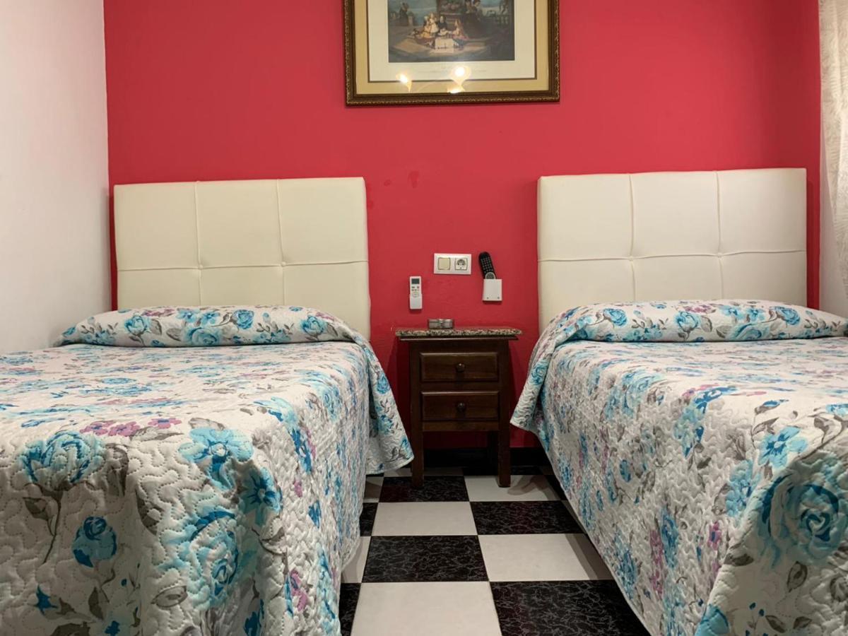 Hostal El Emigrante Dos Hermanas Buitenkant foto