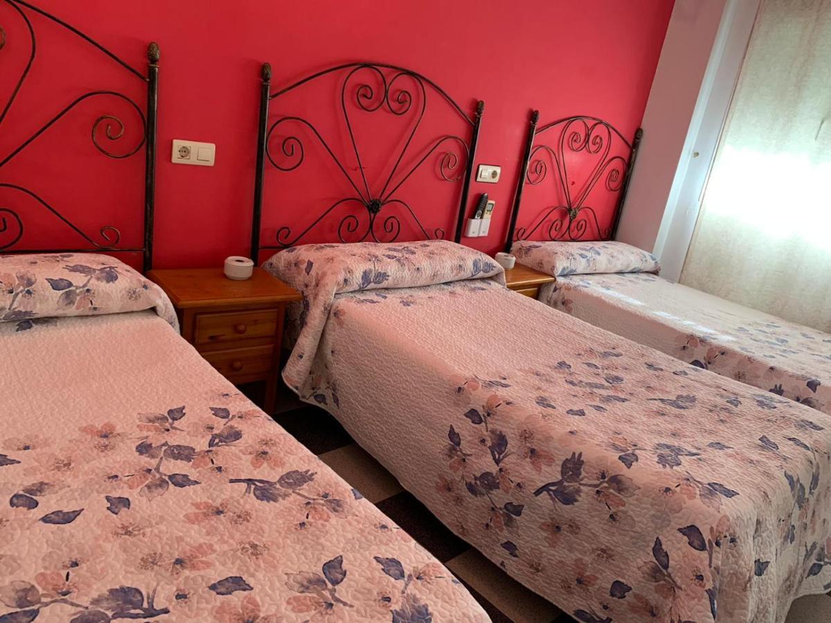 Hostal El Emigrante Dos Hermanas Buitenkant foto