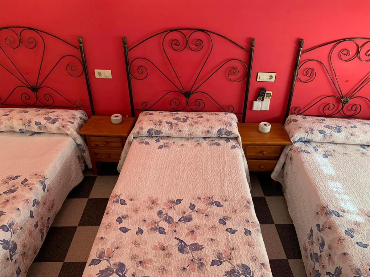 Hostal El Emigrante Dos Hermanas Buitenkant foto