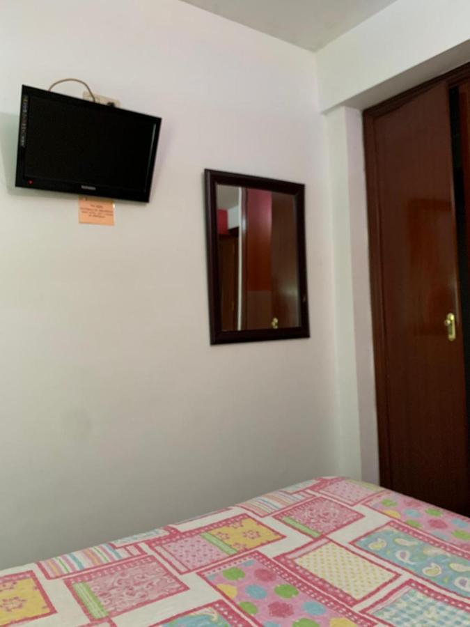 Hostal El Emigrante Dos Hermanas Buitenkant foto