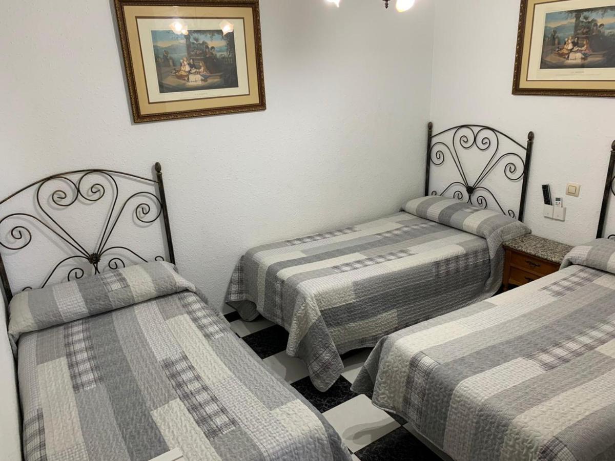 Hostal El Emigrante Dos Hermanas Buitenkant foto