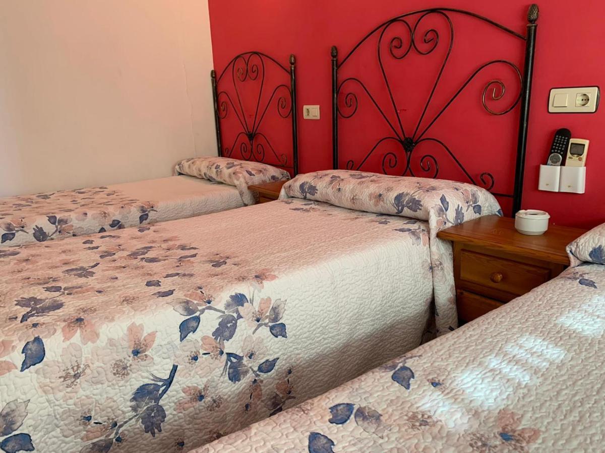 Hostal El Emigrante Dos Hermanas Buitenkant foto