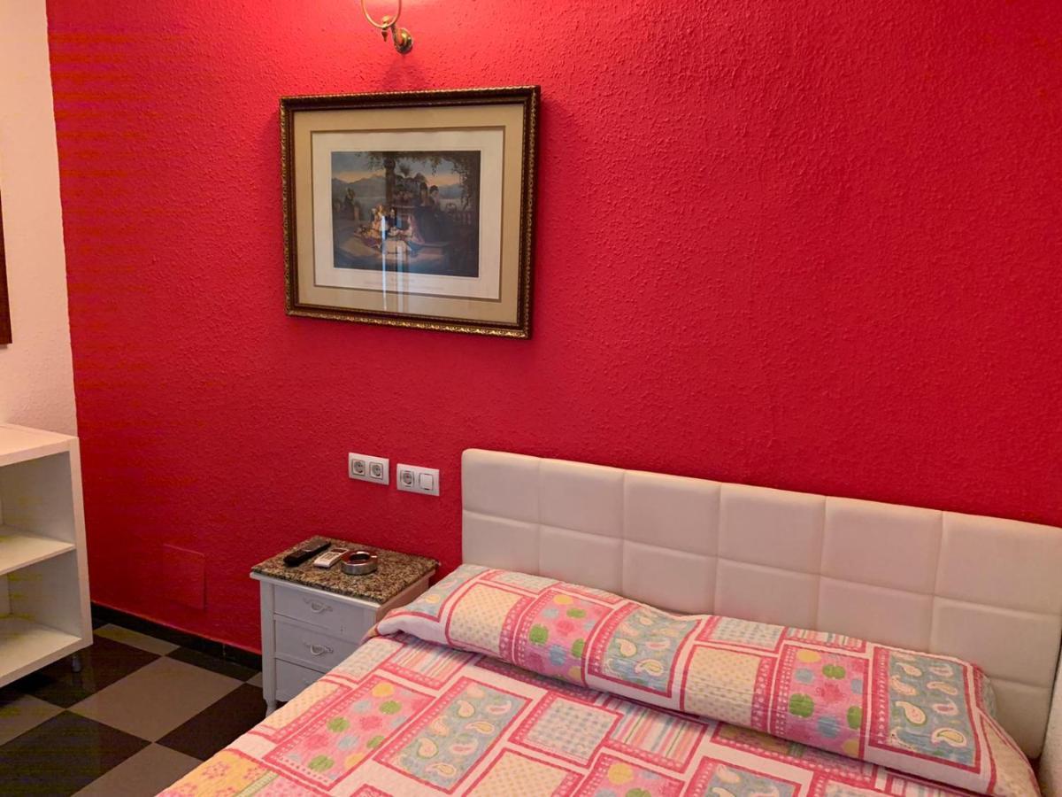 Hostal El Emigrante Dos Hermanas Buitenkant foto